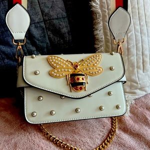 Bee Crossbody